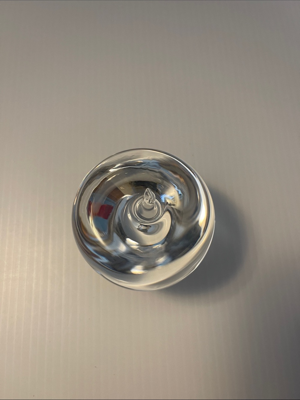 Glass apple paperweight - Picture 2 of 4